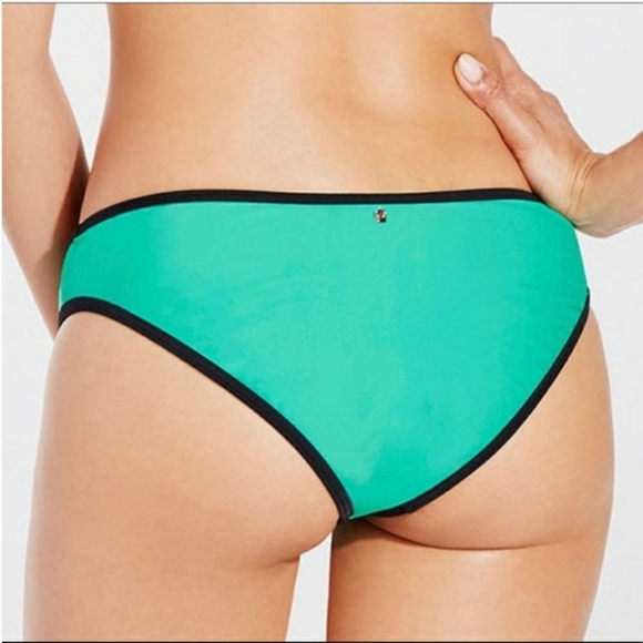 NWT Fabletics Dash Bajan Hipster Bottom Size M - Picture 2 of 9